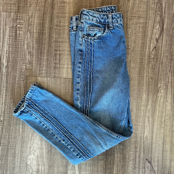 BDG Mom Jean with Edge Detail - Picture 1 of 3